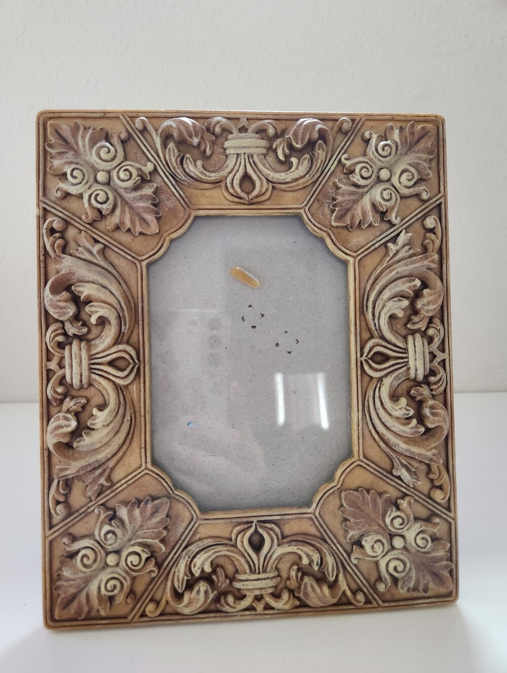 Ornate Baroque Style Picture Frame Distressed Gold Resin Home Decor